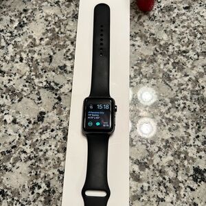 Apple watch series 3 42mm used no cell service